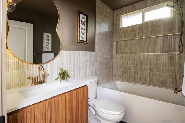 Image 24 of 41 For 1551 Burgundy Rd