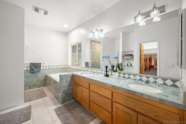 15847 Mac Tan Ln, Valley Center CA: https://media.crmls.org/mediaz/743e76bb-84e2-4da0-a035-83693d717a2c.jpg
