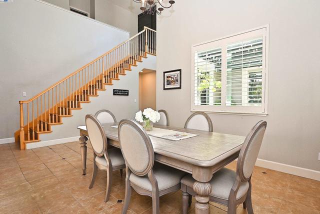 320 Oaks Bridge Pl, Pleasanton CA: https://media.crmls.org/mediaz/743e9972-b78b-4286-8c75-1a2ffdfbf966.jpg