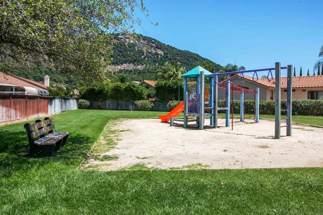 Detail Gallery Image 38 of 43 For 3709 Lake Park Rd, Fallbrook,  CA 92028 - 3 Beds | 2/1 Baths