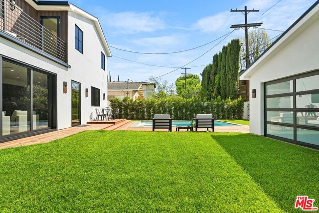 4153 Vantage Avenue, Studio City CA: https://media.crmls.org/mediaz/743f730d-7d09-4f0a-8023-9c24ab3e04fd.jpg