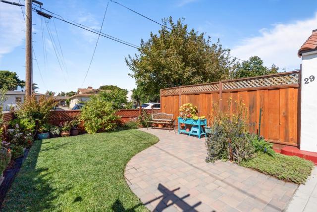 29 Buena Vista Street, Salinas CA: https://media.crmls.org/mediaz/743fd90e-d6eb-4c6d-8360-f80c3e846d05.jpg