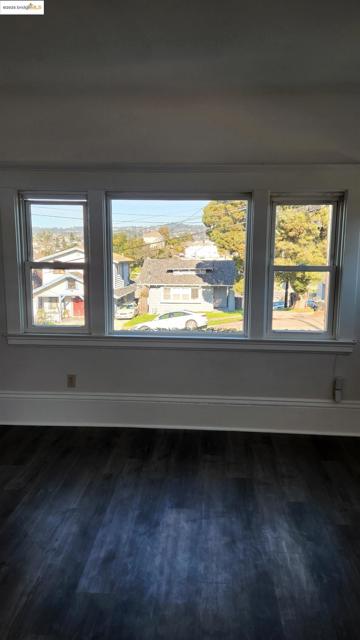 1641 E 20th Street, Oakland CA: https://media.crmls.org/mediaz/743feb43-1855-4f26-aec6-7dc1d48c6e0b.jpg