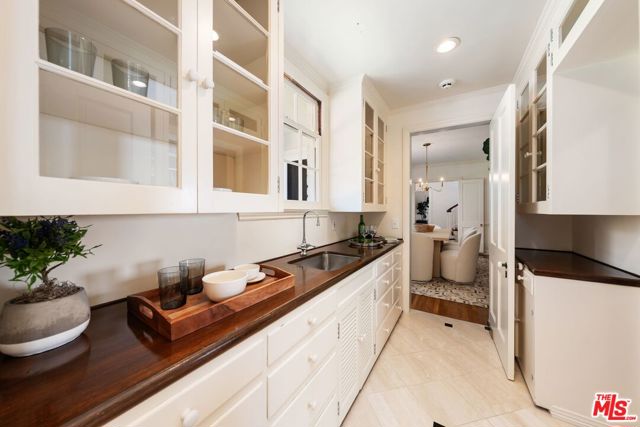 Drew Fenton | 220 Bentley Circle Los Angeles CA | MLS: 7377652