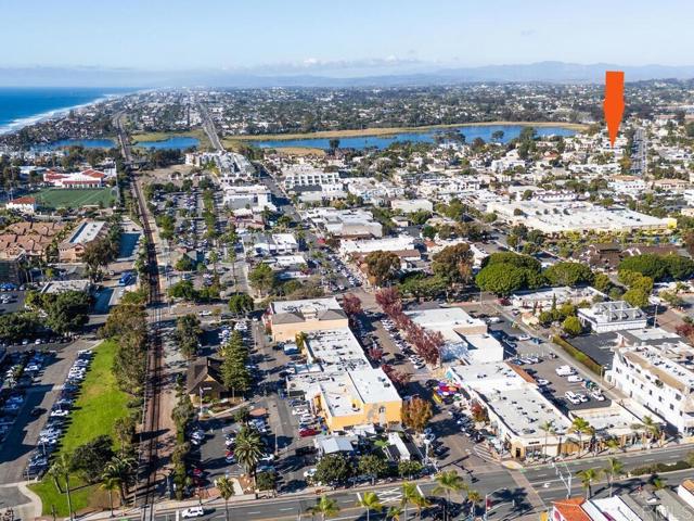 2525 Jefferson Street, Carlsbad CA: https://media.crmls.org/mediaz/74408064-5255-4d74-8949-02fdfdd63f24.jpg