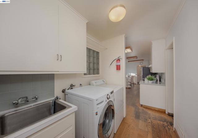 1785 Holly Ave, Menlo Park CA: https://media.crmls.org/mediaz/744097c4-a89a-403c-a2d4-41b9ff78fdba.jpg