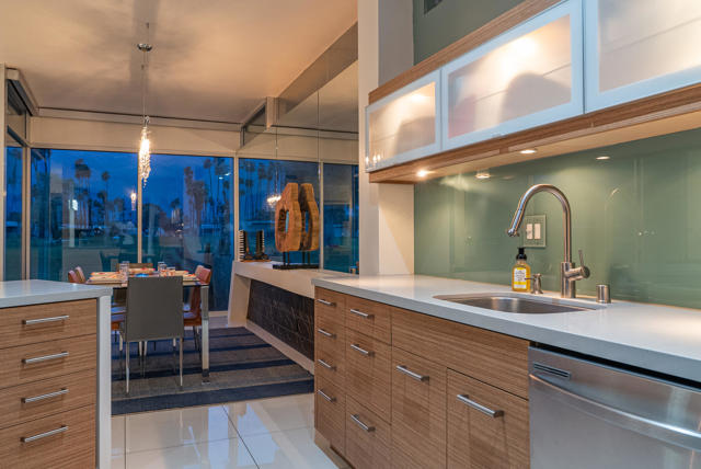 26 Lakeview Circle, Palm Springs CA: https://media.crmls.org/mediaz/7440a70b-19fc-4a05-8aa6-91b275ba16b7.jpg