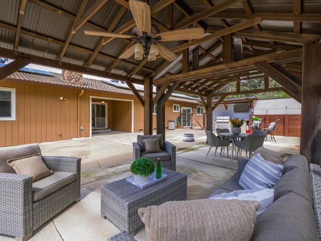 20150 Tarawild Court, Prunedale CA: https://media.crmls.org/mediaz/7440ba11-8bcb-4d15-a7fe-3ef47a80660b.jpg