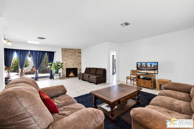 2222 N Acacia Road, Palm Springs CA: https://media.crmls.org/mediaz/7440bafb-e1eb-47fe-a139-948ba2a7f50a.jpg
