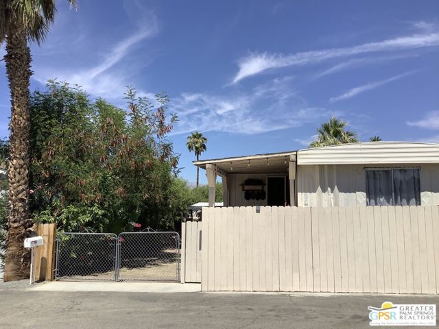 70875 Dillon Road, Desert Hot Springs CA: https://media.crmls.org/mediaz/7440de71-7ffa-411d-a9a0-ed62692683e2.jpg