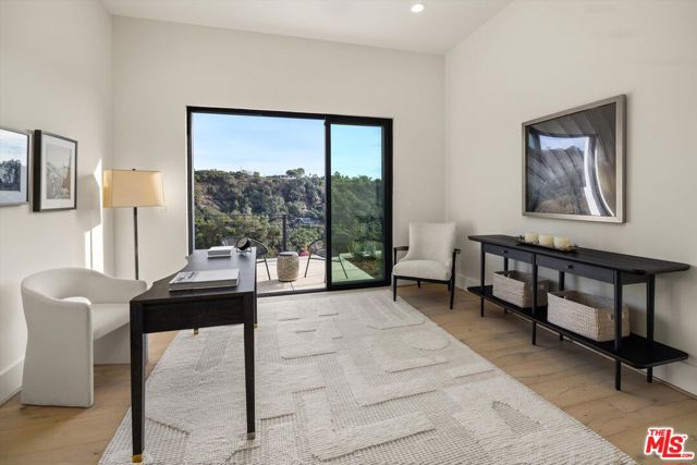 2082 Las Canoas Road, Santa Barbara CA: https://media.crmls.org/mediaz/7441182d-e27b-4238-b35a-1ac75acf8361.jpg