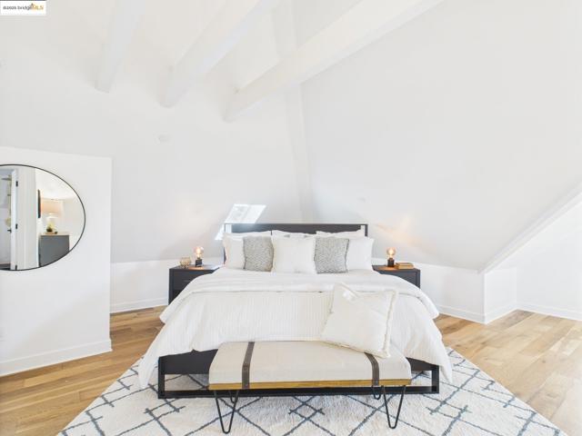 2602 Adeline St, Oakland CA: https://media.crmls.org/mediaz/7441feed-21ac-4839-85a9-b65b66172f7a.jpg