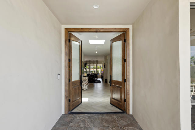 44970 Desert Horizons Drive, Indian Wells CA: https://media.crmls.org/mediaz/74421c38-5b11-474c-8cdc-a877f03282d1.jpg