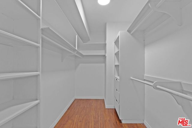 1860 Loma Vista Drive, Beverly Hills CA: https://media.crmls.org/mediaz/7442599b-0255-44ee-9184-4d59ad989e4d.jpg