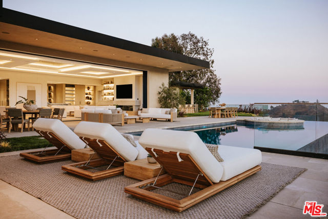 13674 Bayliss Road, Los Angeles CA: https://media.crmls.org/mediaz/74429a00-86ae-4103-9040-e4b87c81db81.jpg