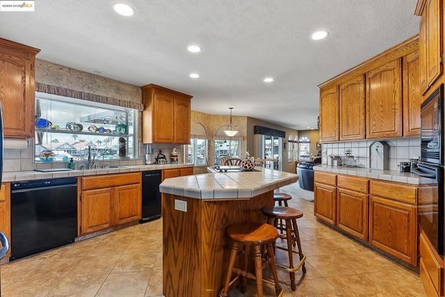 4210 Driftwood Pl, Discovery Bay CA: https://media.crmls.org/mediaz/7443981f-fd57-4b9c-854b-402ed4e58f79.jpg