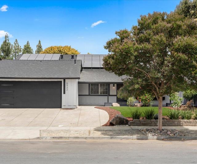 6932 Burning Tree Court, San Jose CA: https://media.crmls.org/mediaz/7443e9f9-289a-46c5-b817-e440fdccb2b4.jpg
