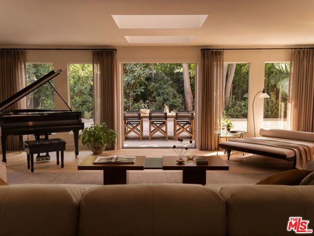 14804 Greenleaf Street, Sherman Oaks CA: https://media.crmls.org/mediaz/744446bc-8b92-4aee-ac54-693bc97e65c7.jpg