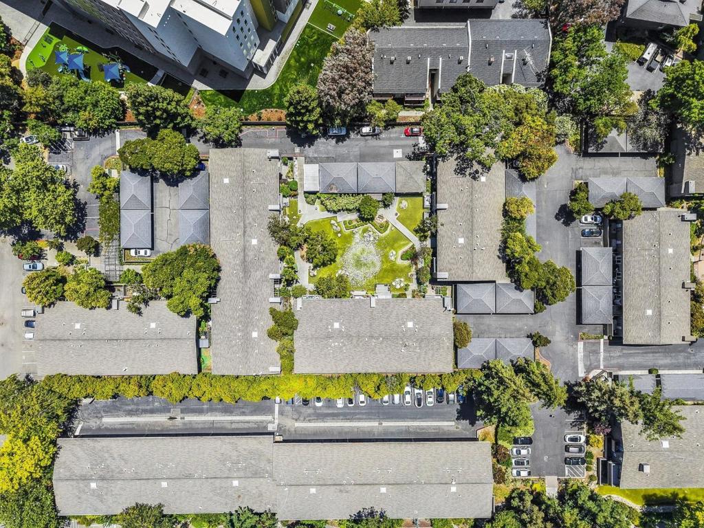 https://media.crmls.org/mediaz/74449dba-a650-4f78-a29c-d1584f0e9a40.jpg?preset=X-Large
