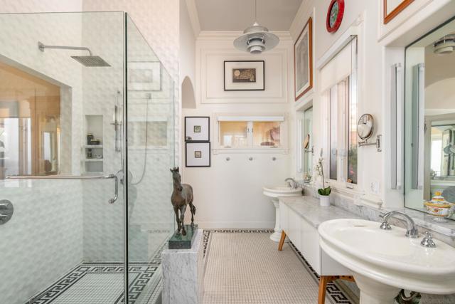 5143 Shore Drive, Carlsbad CA: https://media.crmls.org/mediaz/7444aea6-b576-4c73-b043-472ebe4c6c1e.jpg