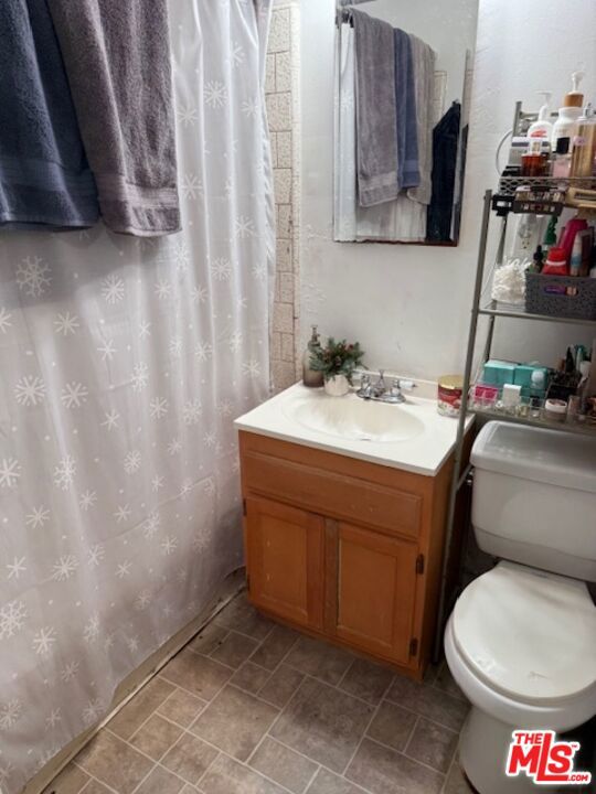 1300 W 218th Street, Torrance CA: https://media.crmls.org/mediaz/7445a152-317c-4d37-99d5-ed01c3e8670d.jpg