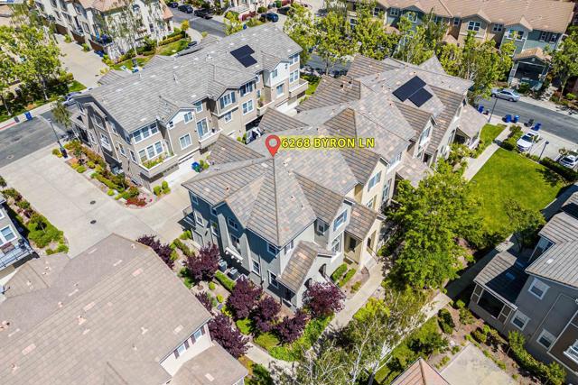 6268 Byron Ln, San Ramon CA: https://media.crmls.org/mediaz/7445b021-a591-41fb-ae8c-9d4a5401ff86.jpg