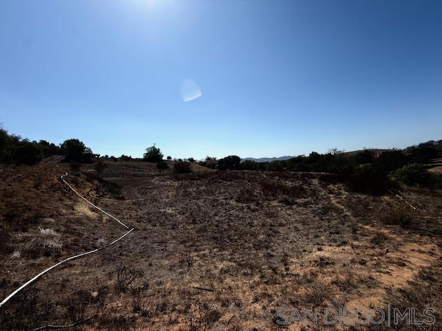 9562 Covey Ln, Escondido CA: https://media.crmls.org/mediaz/74462f98-c2c9-44bf-92d5-f6ff38190f0d.jpg