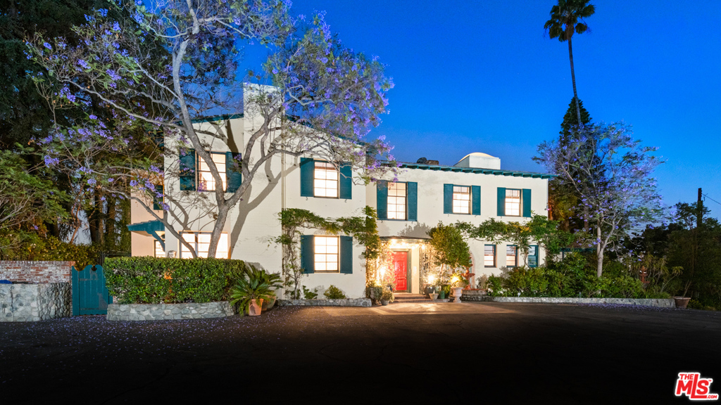 2003 La Brea Terrace