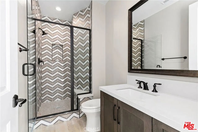 20517 W Deer Grass Court, Porter Ranch CA: https://media.crmls.org/mediaz/7446aff8-5903-4f49-a564-b3fe1372ffac.jpg