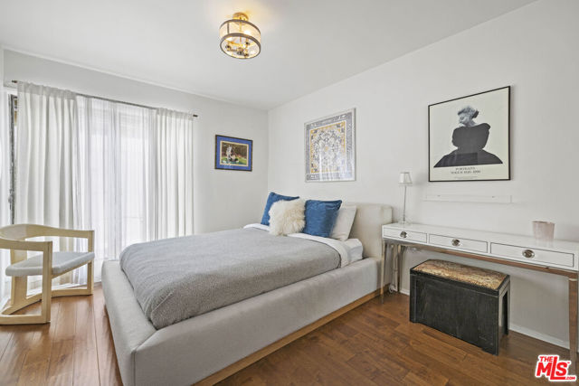 1400 N Hayworth Avenue, West Hollywood CA: https://media.crmls.org/mediaz/74470071-51c8-4cce-b054-b12fb3f230a1.jpg