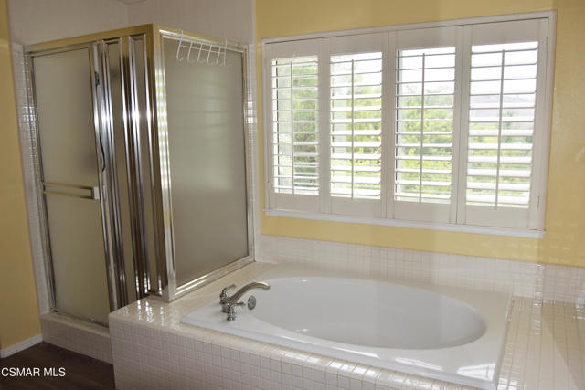 2324 Solway Court, Thousand Oaks CA: https://media.crmls.org/mediaz/7447298a-c943-449e-8152-ffdc93783db3.jpg