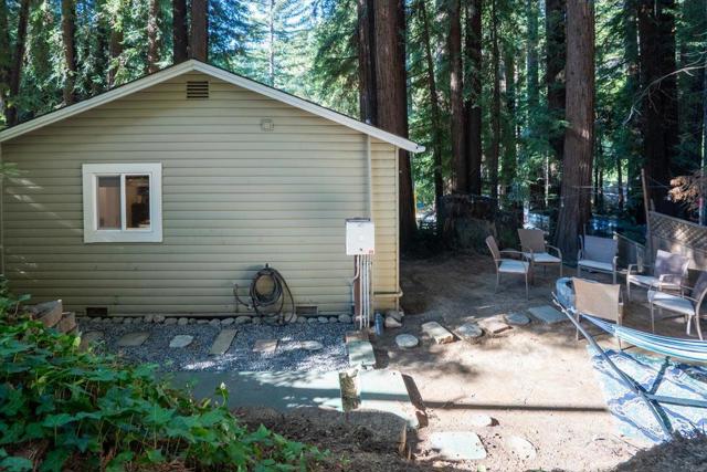 14780 Highway 9, Boulder Creek CA: https://media.crmls.org/mediaz/744749c5-b7a5-4764-878a-66e108245abd.jpg