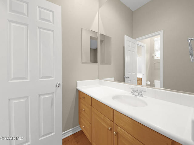 1048 Via Adorna, Newbury Park CA: https://media.crmls.org/mediaz/744778fa-9aab-47fc-94b3-feffd4b72f87.jpg