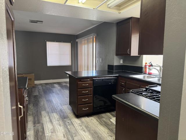 Detail Gallery Image 9 of 25 For 40148 La Cota Dr, Palmdale,  CA 93550 - 3 Beds | 2/1 Baths