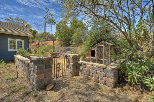 31503 Stardust Lane, Valley Center CA: https://media.crmls.org/mediaz/74485242-a132-46a8-8602-a7434b923ff3.jpg