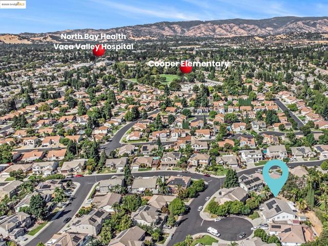 1018 Alouette Pl, Vacaville CA: https://media.crmls.org/mediaz/74485bc7-882e-4bee-adc3-f699542fe07f.jpg