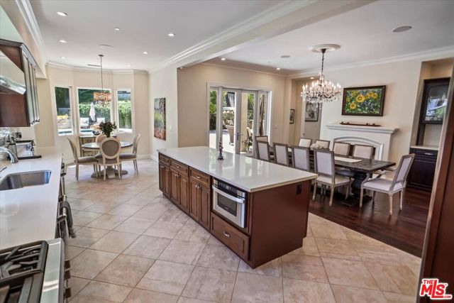 1701 Roscomare Road, Los Angeles CA: https://media.crmls.org/mediaz/7448e582-4f27-4a4f-869b-43542a7f86f4.jpg