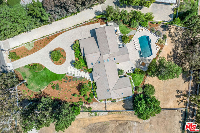24884 Jim Bridger Road, Hidden Hills CA: https://media.crmls.org/mediaz/7449ab7e-4c83-43e0-9198-aa5770774d4b.jpg