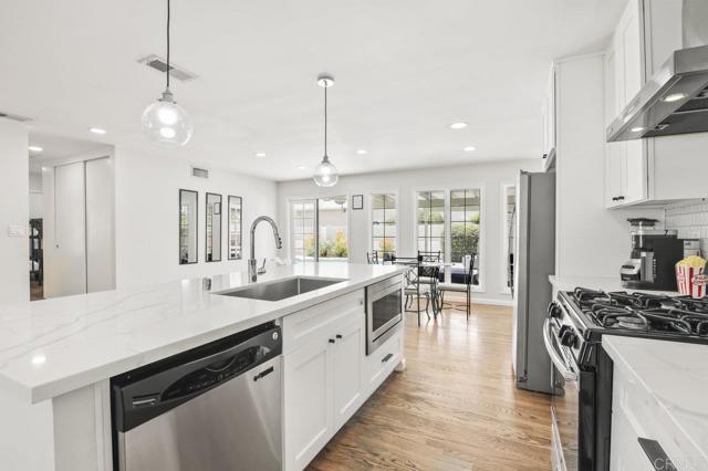 Detail Gallery Image 9 of 33 For 4625 Glacier Ave, San Diego,  CA 92120 - 3 Beds | 2 Baths