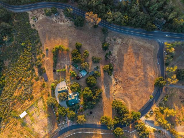 24665 Rancho Santa Teresa Dr, Ramona CA: https://media.crmls.org/mediaz/7449bd77-8941-4155-8977-c2af1a8bcf18.jpg