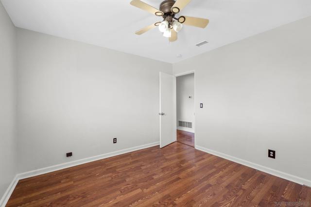 3020 Linda Dr, Oceanside CA: https://media.crmls.org/mediaz/744a7845-d598-4d10-a4fd-9d3dc8bc3ee4.jpg