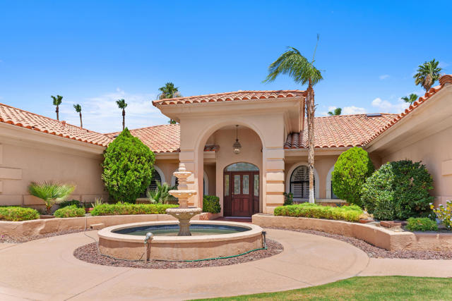 346 Crest Lake Drive, Palm Desert CA: https://media.crmls.org/mediaz/744bba0a-ef5a-4291-8dac-70f06f03d26d.jpg