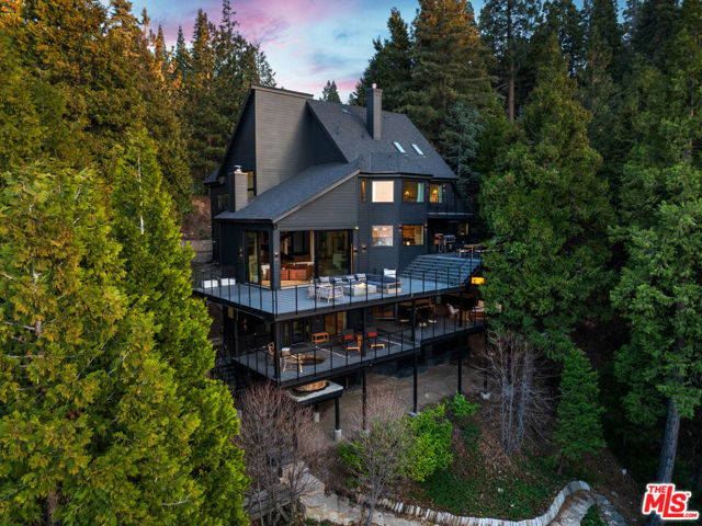 654 S Cumberland Drive, Lake Arrowhead CA: https://media.crmls.org/mediaz/744c3b82-0c31-4c5a-8d43-1b02ecb5c177.jpg