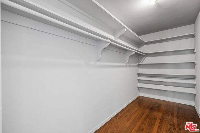 6616 Wooster Avenue, Los Angeles CA: https://media.crmls.org/mediaz/744c8241-a1b0-4c53-a021-637fd648b858.jpg