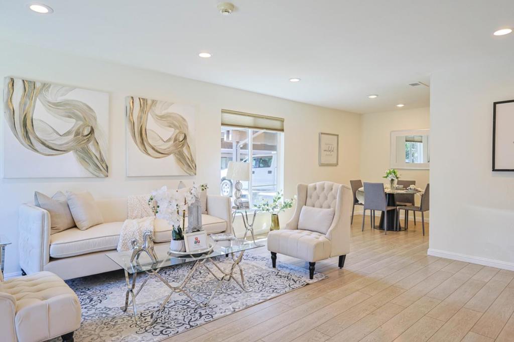 5078 Pine Tree Terrace