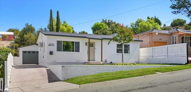 2039 Winnett St, San Diego CA: https://media.crmls.org/mediaz/744e042a-bd74-4e7f-aa36-89d49e446cc6.jpg