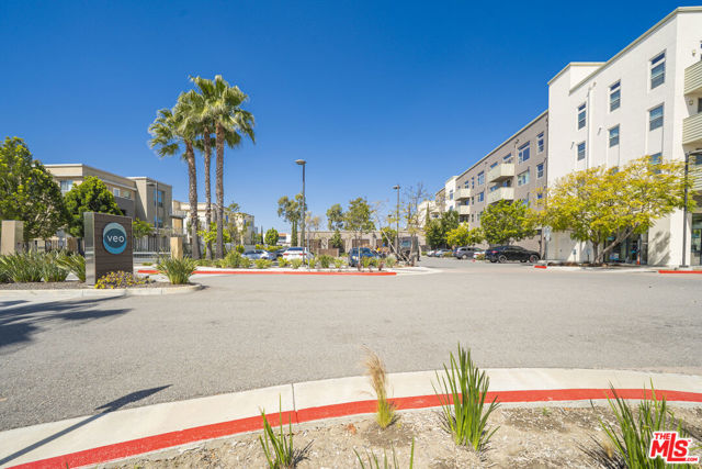 552 E Carson Street, Carson CA: https://media.crmls.org/mediaz/744e4d98-d471-4f8b-aae5-339abe440dcd.jpg