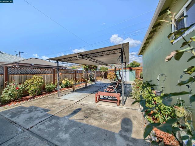 848 Linda Vista Street, San Jose CA: https://media.crmls.org/mediaz/744e53bc-d3eb-45ee-ac6f-26a0ad9e682f.jpg