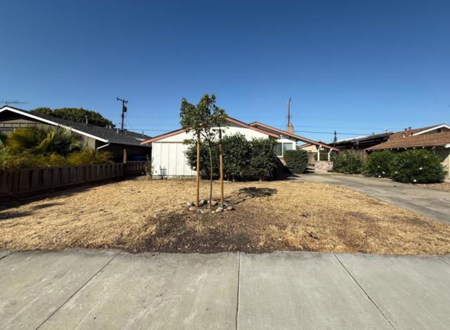 2176 San Rafael Avenue, Santa Clara CA: https://media.crmls.org/mediaz/744e5f5f-9936-44d1-95d6-6b6d00c6d6a2.jpg