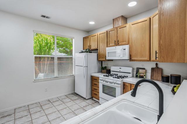 103 Whits Road, Mountain View CA: https://media.crmls.org/mediaz/744e6d20-b838-4336-8431-5e6e14fc4311.jpg